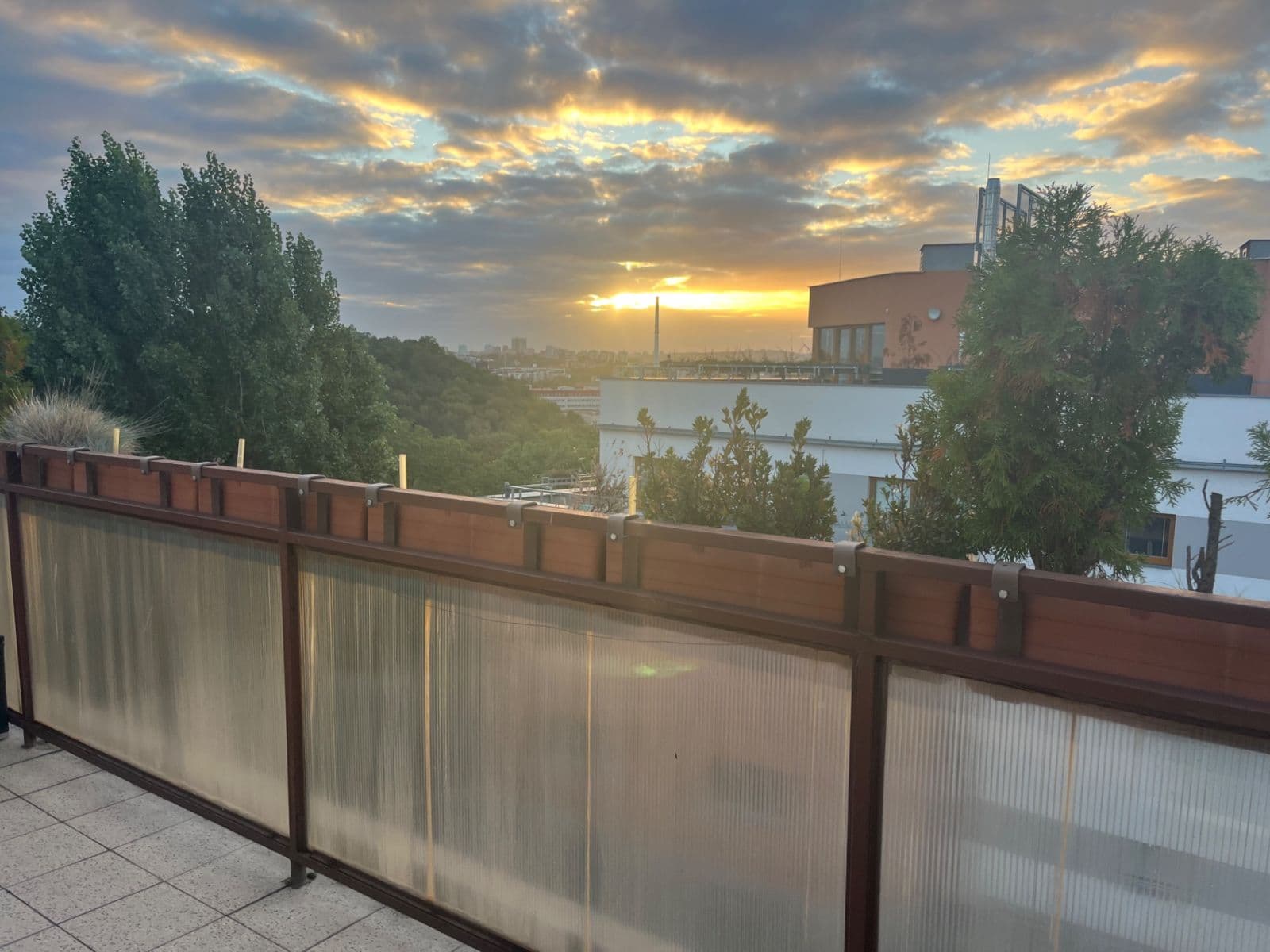 Pronájem bytu 3+kk 70 m², Zdaru, Praha, Praha Pronájem bytu 3+kk 70 m², Zdaru, Praha, Praha