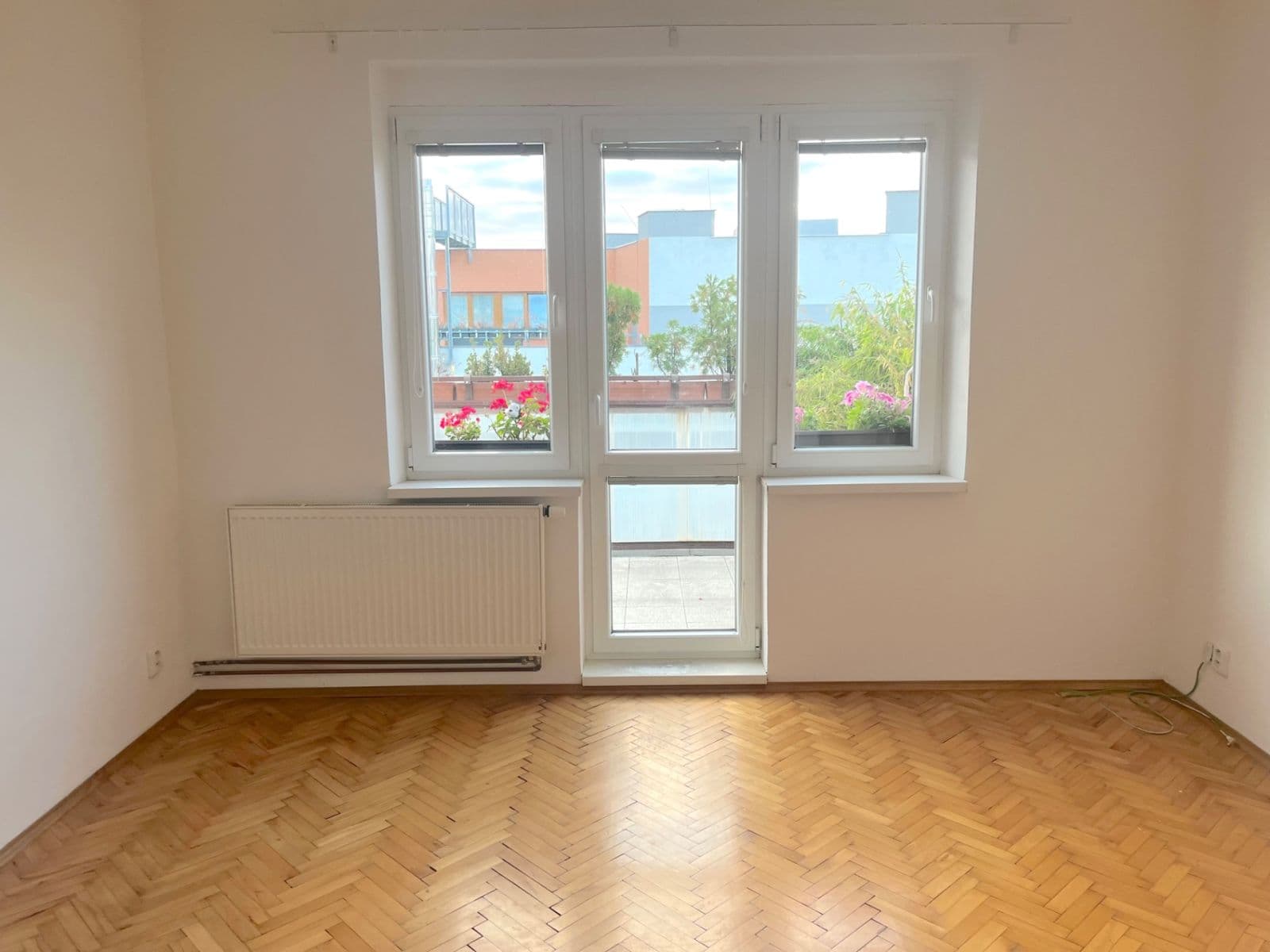 Pronájem bytu 3+kk 70 m², Zdaru, Praha, Praha Pronájem bytu 3+kk 70 m², Zdaru, Praha, Praha