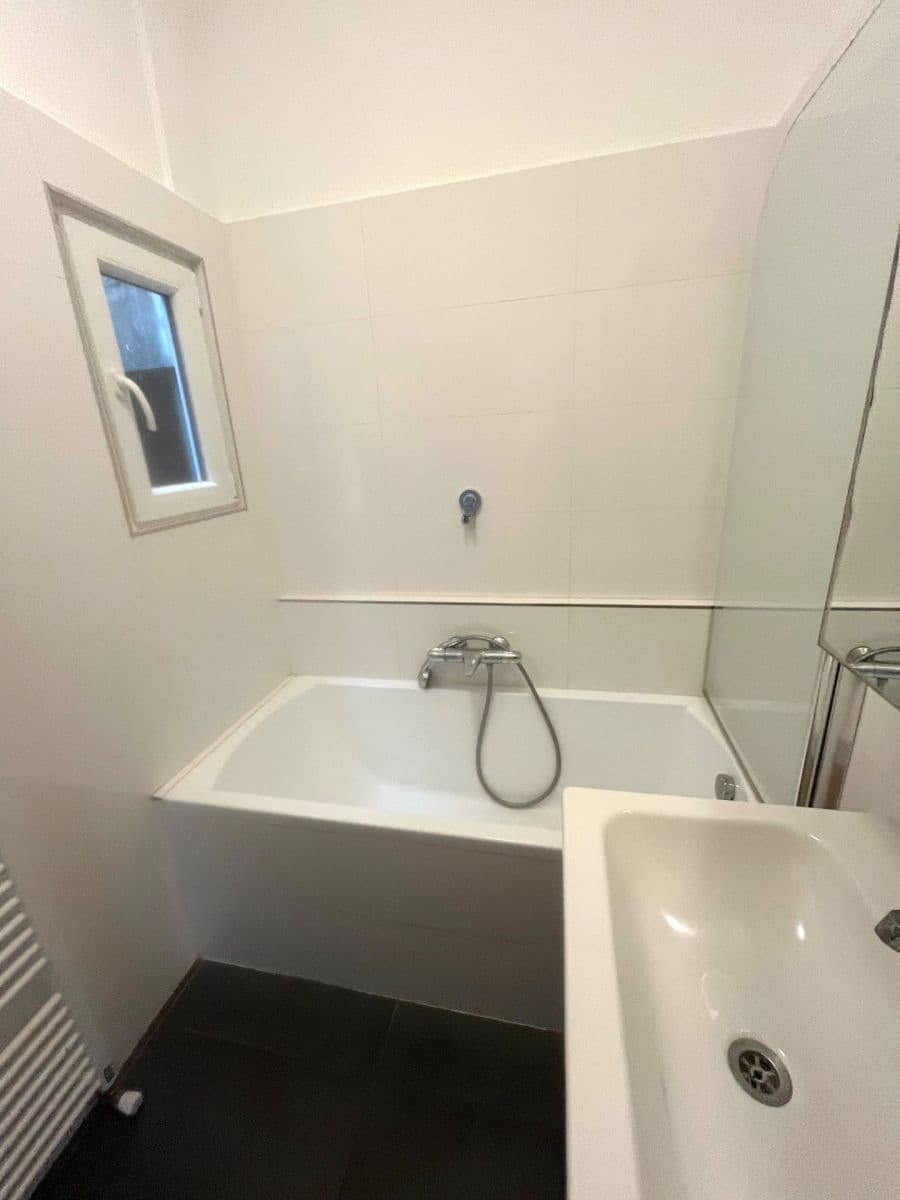 Pronájem bytu 3+kk 70 m², Zdaru, Praha, Praha Pronájem bytu 3+kk 70 m², Zdaru, Praha, Praha