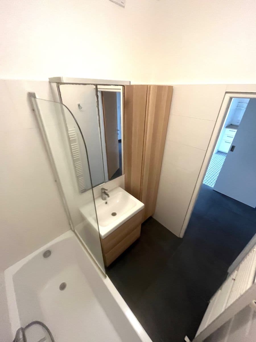 Pronájem bytu 3+kk 70 m², Zdaru, Praha, Praha Pronájem bytu 3+kk 70 m², Zdaru, Praha, Praha