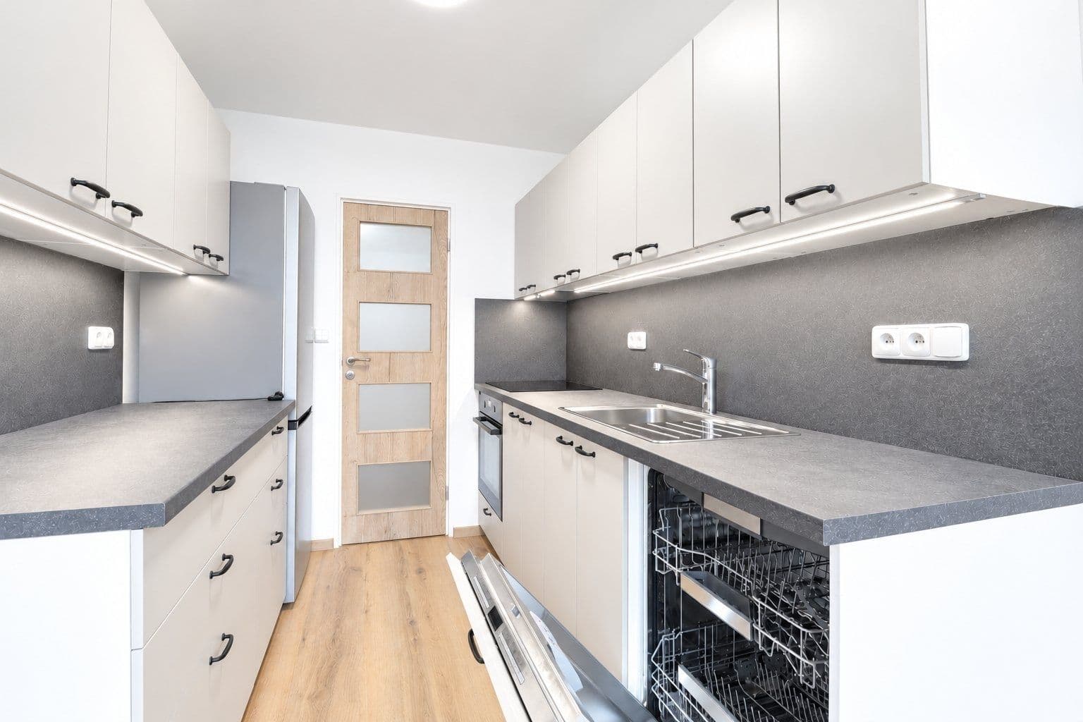 Pronájem bytu 3+1 76 m², Kopřivnická, Praha, Praha Pronájem bytu 3+1 76 m², Kopřivnická, Praha, Praha