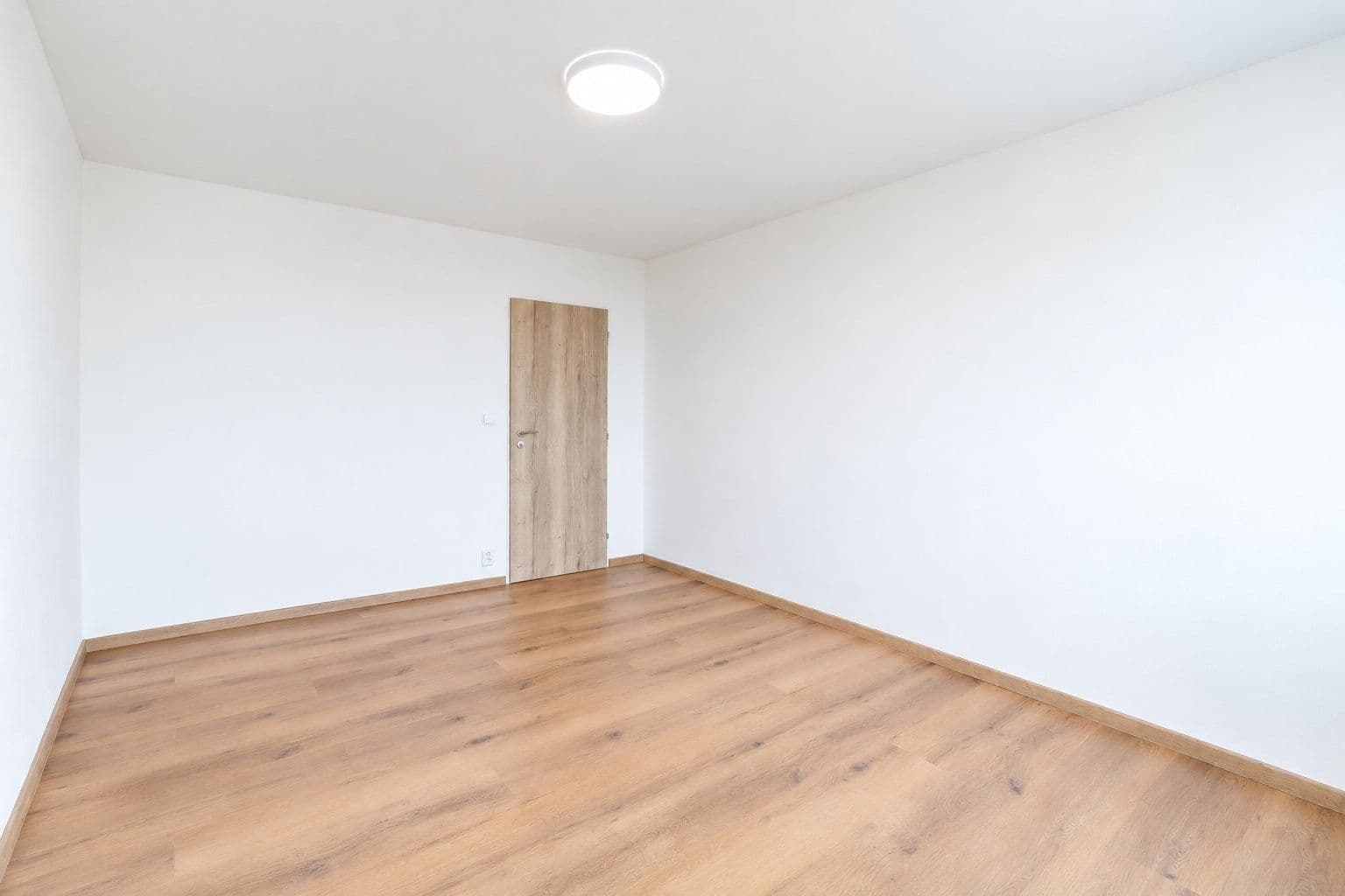 Pronájem bytu 3+1 76 m², Kopřivnická, Praha, Praha Pronájem bytu 3+1 76 m², Kopřivnická, Praha, Praha
