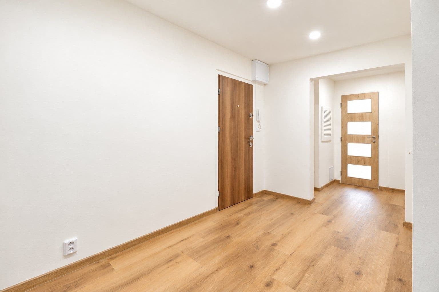 Pronájem bytu 3+1 76 m², Kopřivnická, Praha, Praha Pronájem bytu 3+1 76 m², Kopřivnická, Praha, Praha