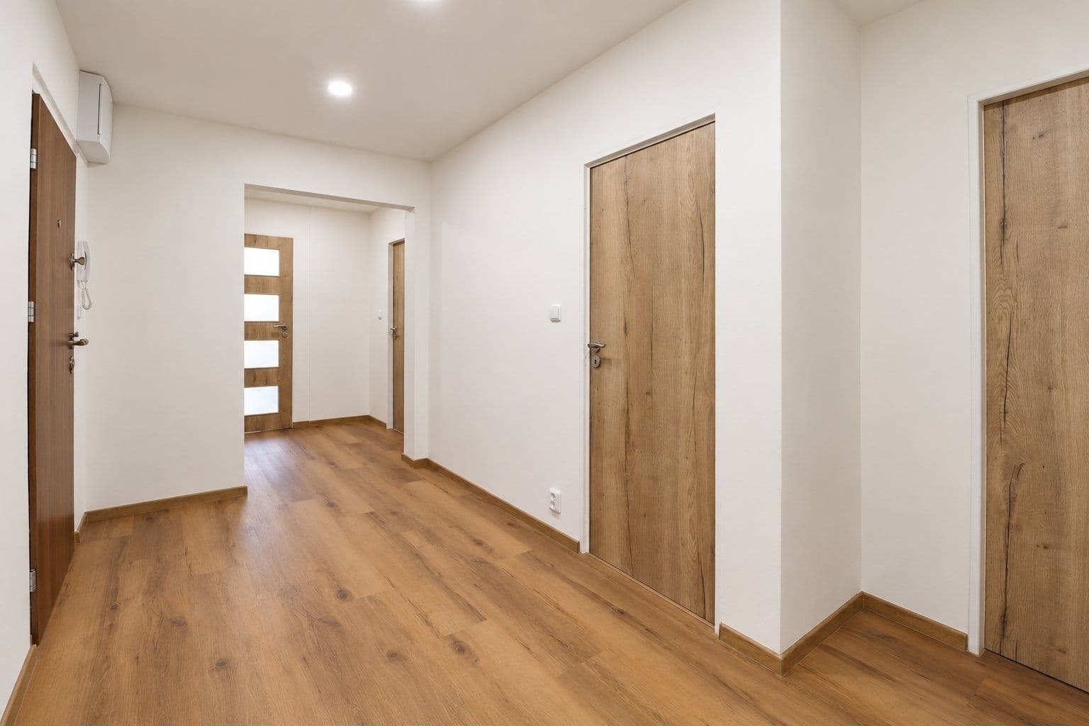 Pronájem bytu 3+1 76 m², Kopřivnická, Praha, Praha Pronájem bytu 3+1 76 m², Kopřivnická, Praha, Praha
