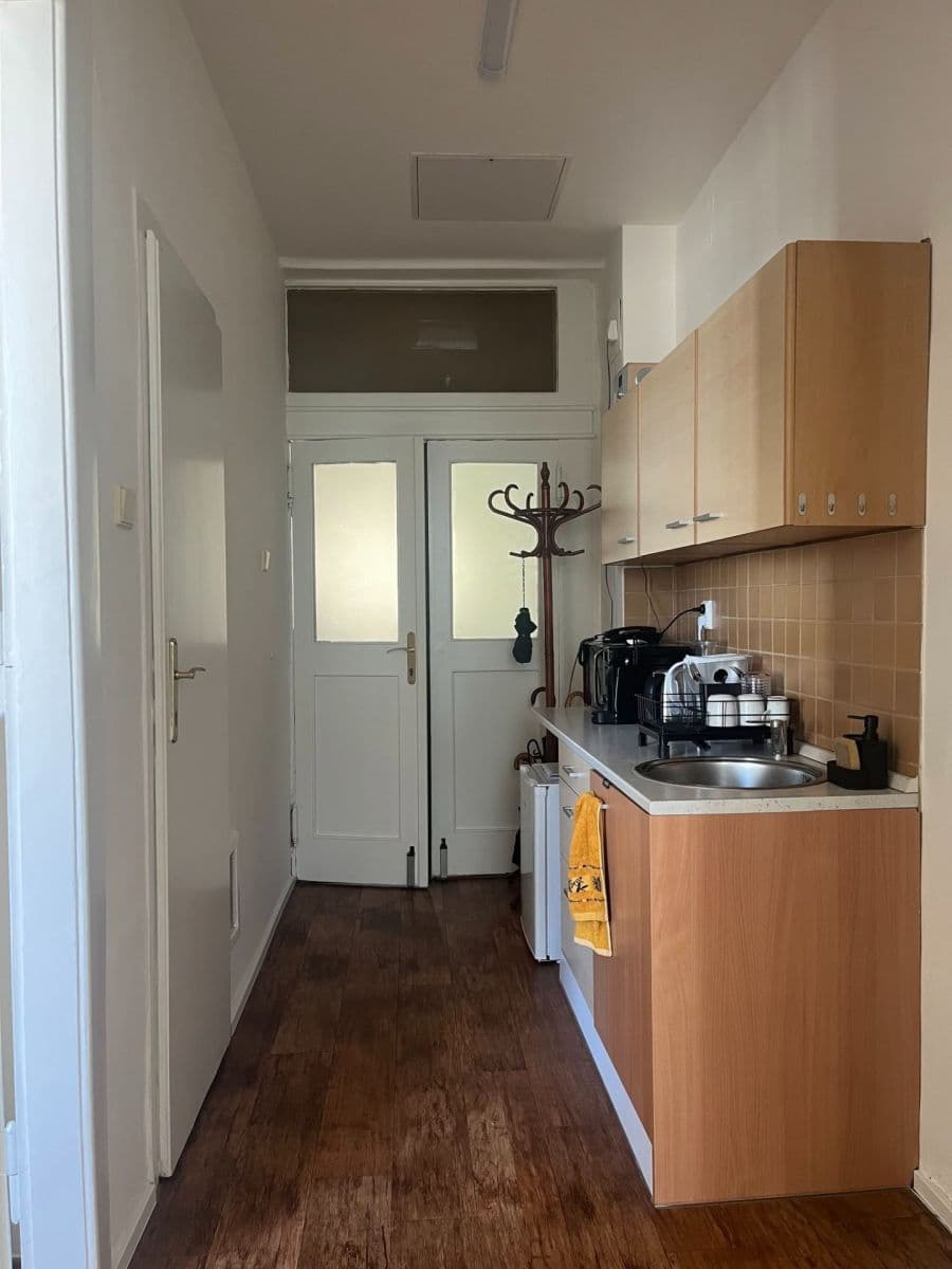 Pronájem kanceláře 13 m², Národní, Praha, Praha Pronájem kanceláře 13 m², Národní, Praha, Praha