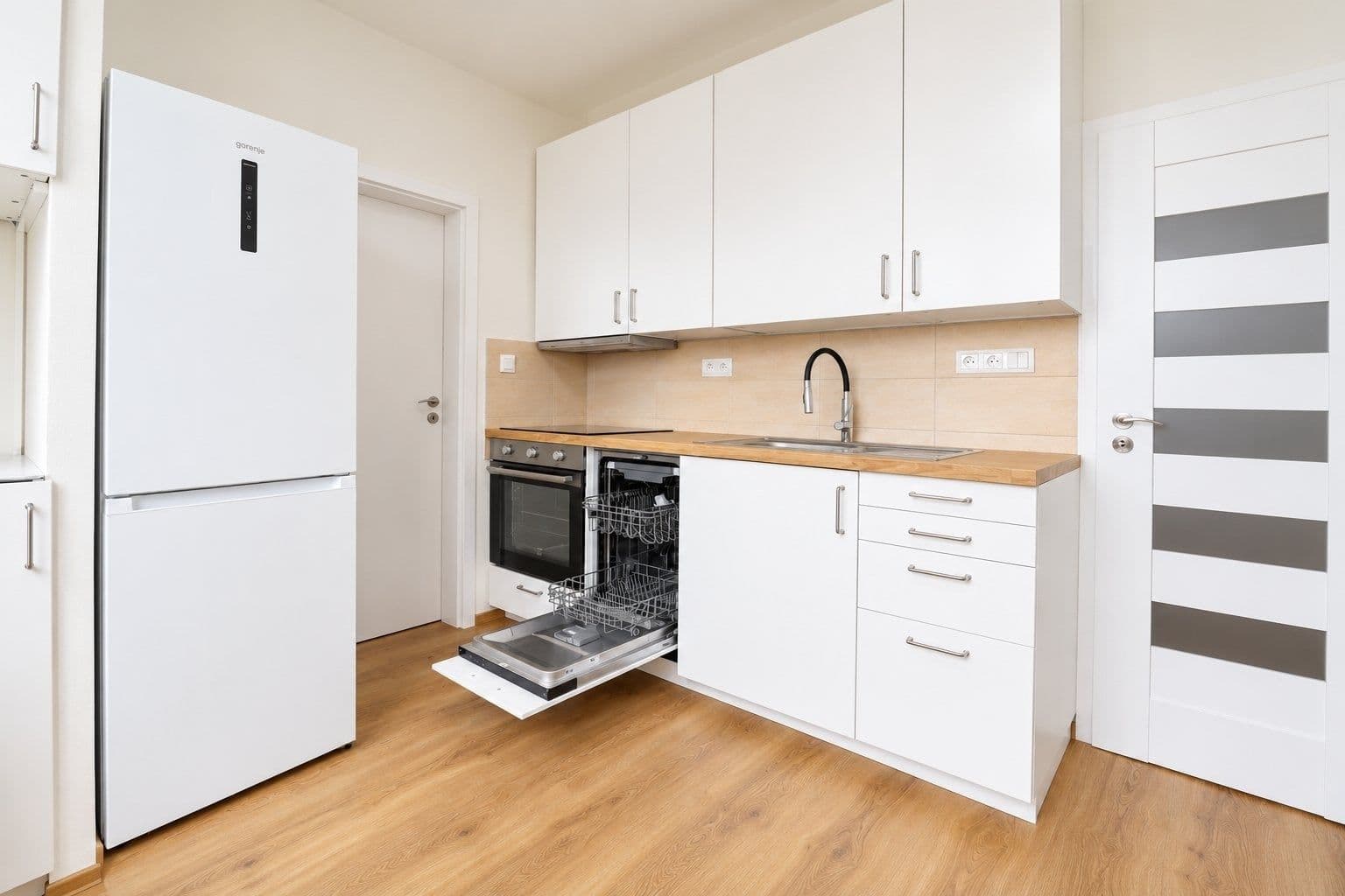 Pronájem bytu 3+1 78 m², Voskovcova, Praha, Praha Pronájem bytu 3+1 78 m², Voskovcova, Praha, Praha