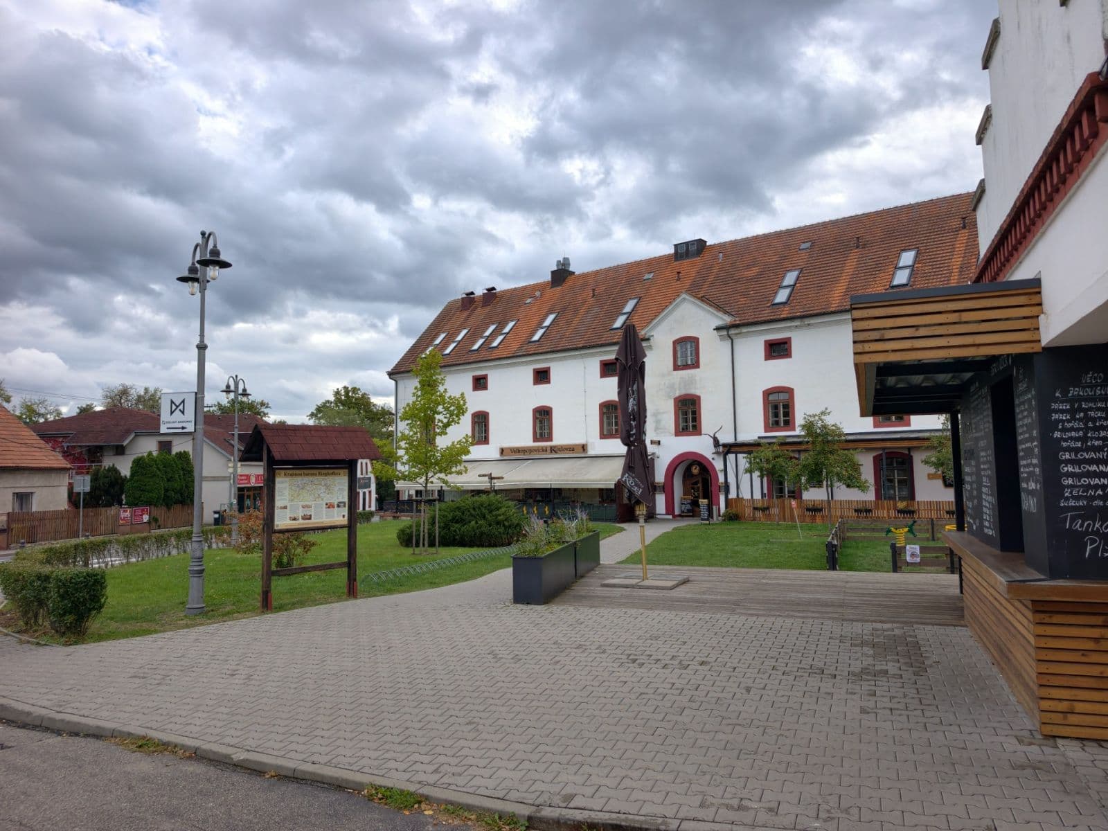 Prodej domu 199 m², pozemek 766 m², Velké Popovice, Středočeský kraj Prodej domu 199 m², pozemek 766 m², Velké Popovice, Středočeský kraj