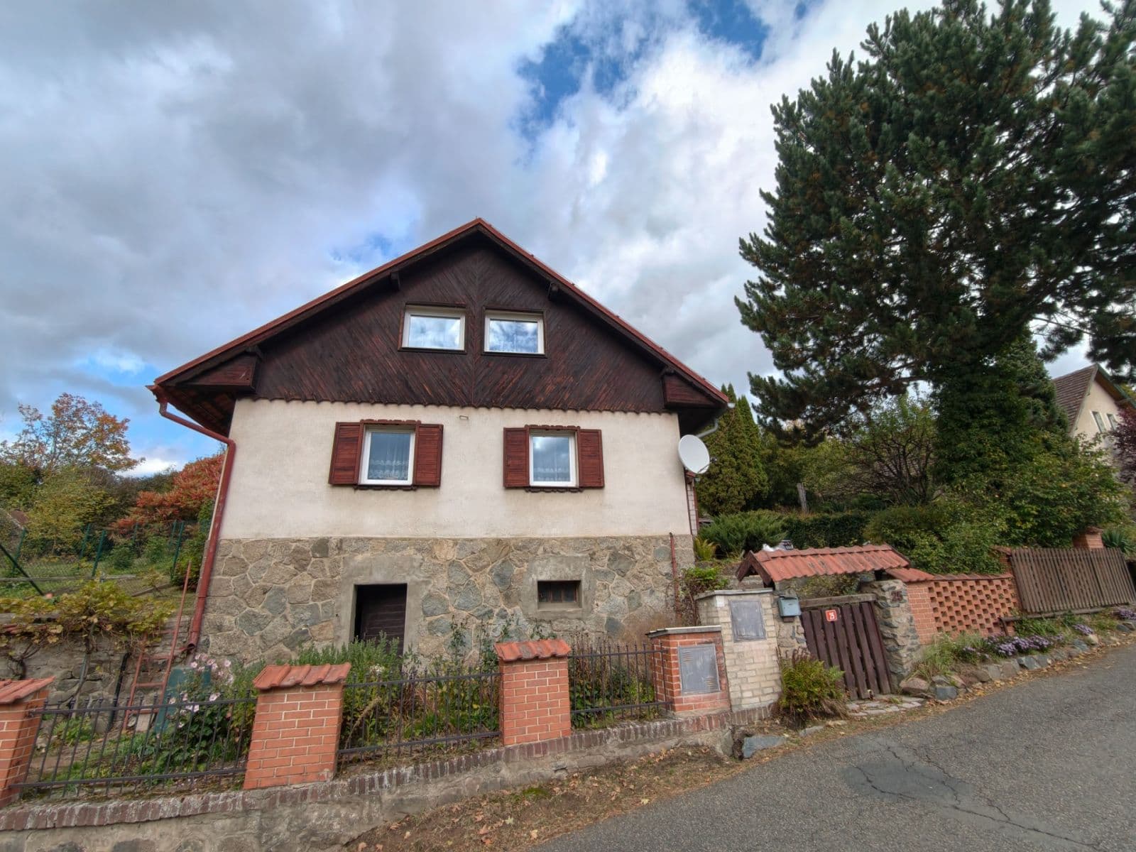 Prodej domu 199 m², pozemek 766 m², Velké Popovice, Středočeský kraj Prodej domu 199 m², pozemek 766 m², Velké Popovice, Středočeský kraj