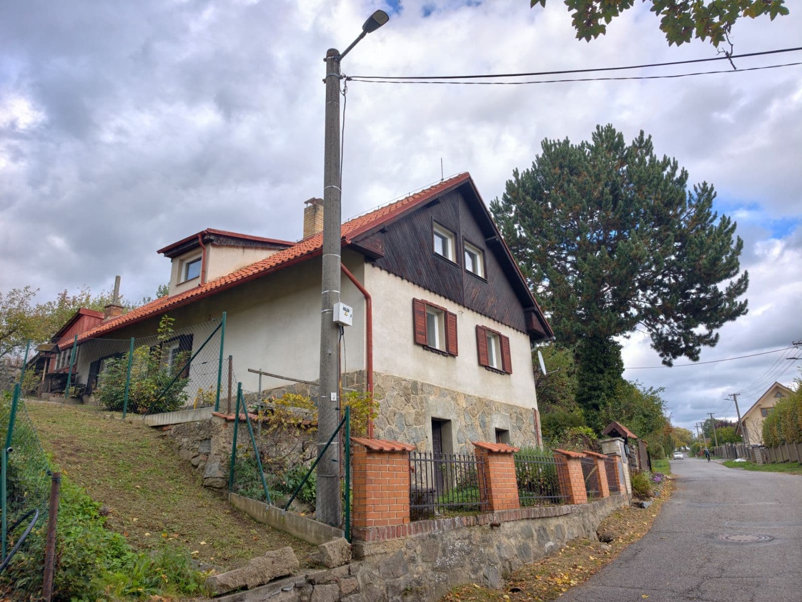 Prodej domu 199 m², pozemek 766 m², Velké Popovice, Středočeský kraj Prodej domu 199 m², pozemek 766 m², Velké Popovice, Středočeský kraj