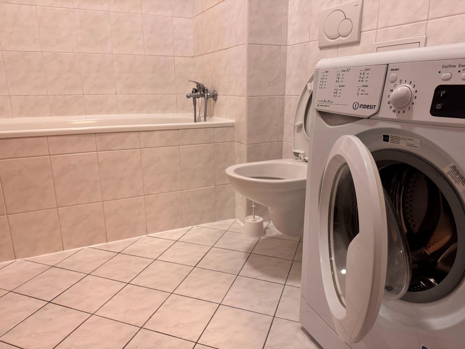 Pronájem bytu 1+kk 36 m², Novovysočanská, Praha, Praha Pronájem bytu 1+kk 36 m², Novovysočanská, Praha, Praha