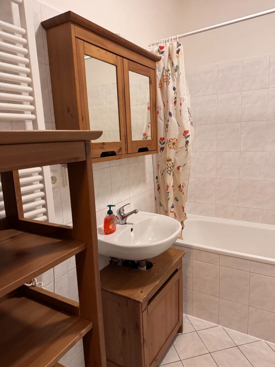 Pronájem bytu 1+kk 36 m², Novovysočanská, Praha, Praha Pronájem bytu 1+kk 36 m², Novovysočanská, Praha, Praha