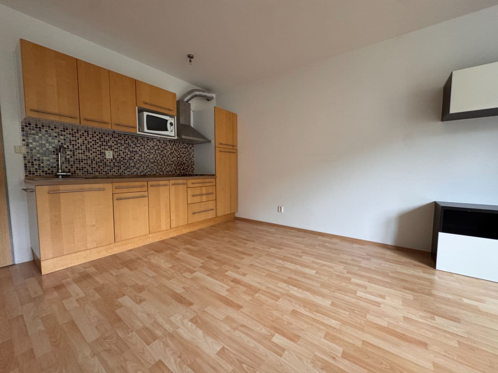 Pronájem bytu 1+kk 36 m², Novovysočanská, Praha, Praha Pronájem bytu 1+kk 36 m², Novovysočanská, Praha, Praha