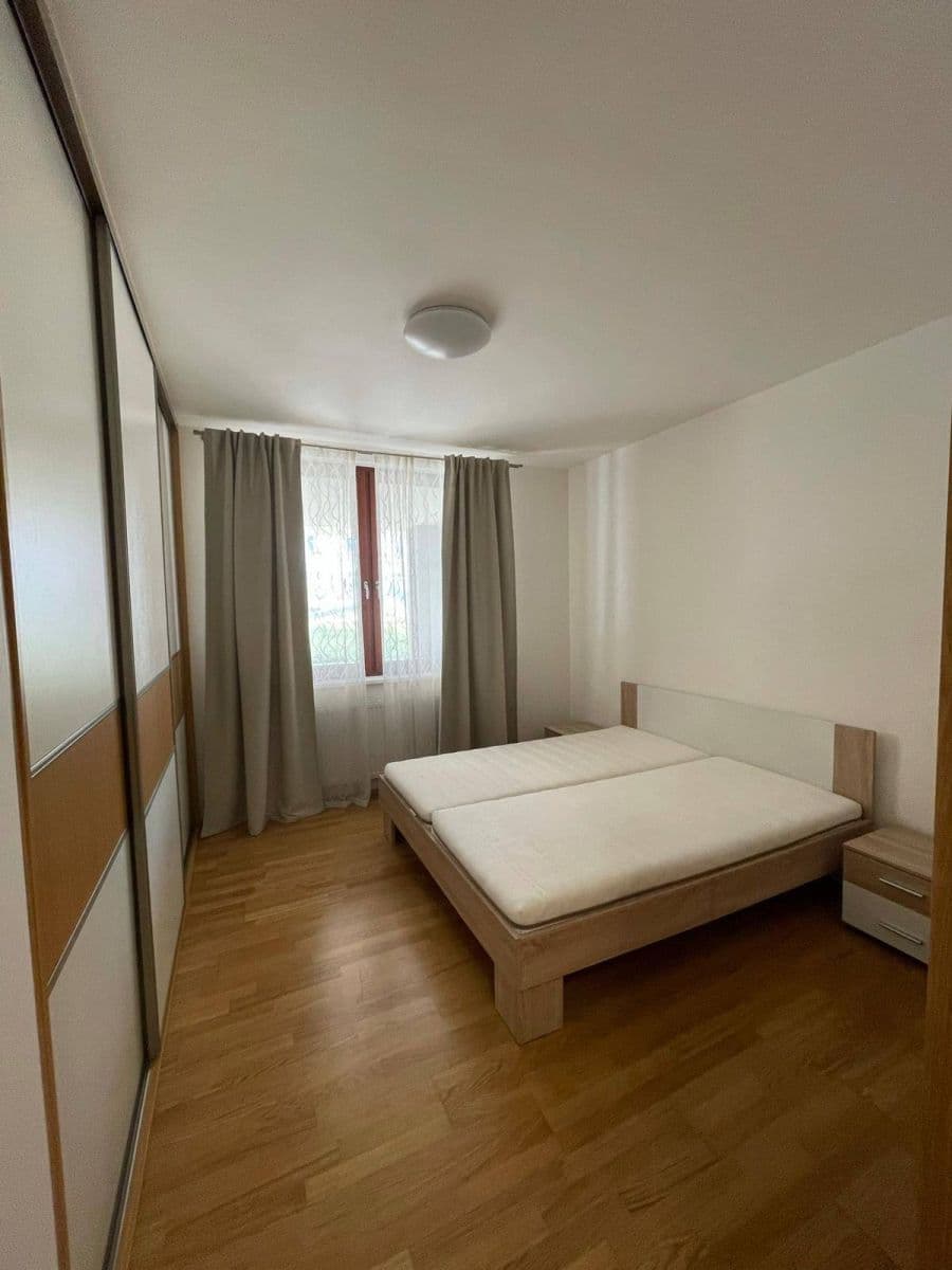 Prodej bytu 2+kk 58 m², Pod Dvorem, Praha, Praha Prodej bytu 2+kk 58 m², Pod Dvorem, Praha, Praha