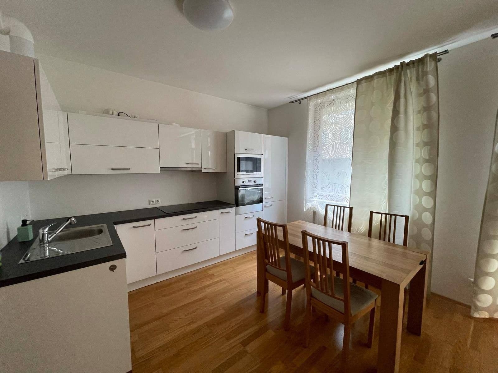 Prodej bytu 2+kk 58 m², Pod Dvorem, Praha, Praha Prodej bytu 2+kk 58 m², Pod Dvorem, Praha, Praha