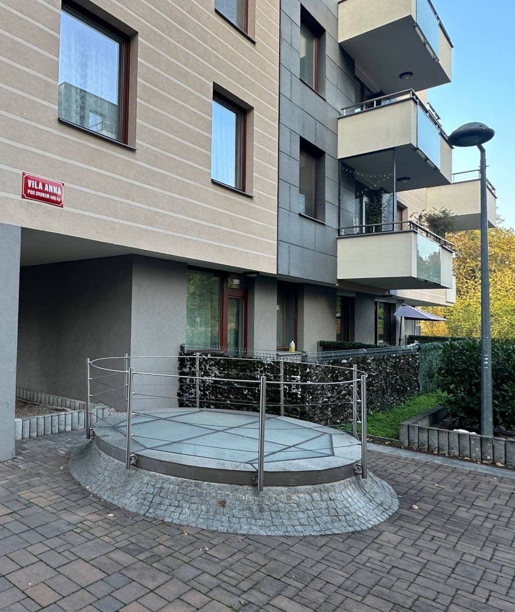 Prodej bytu 2+kk 58 m², Pod Dvorem, Praha, Praha Prodej bytu 2+kk 58 m², Pod Dvorem, Praha, Praha
