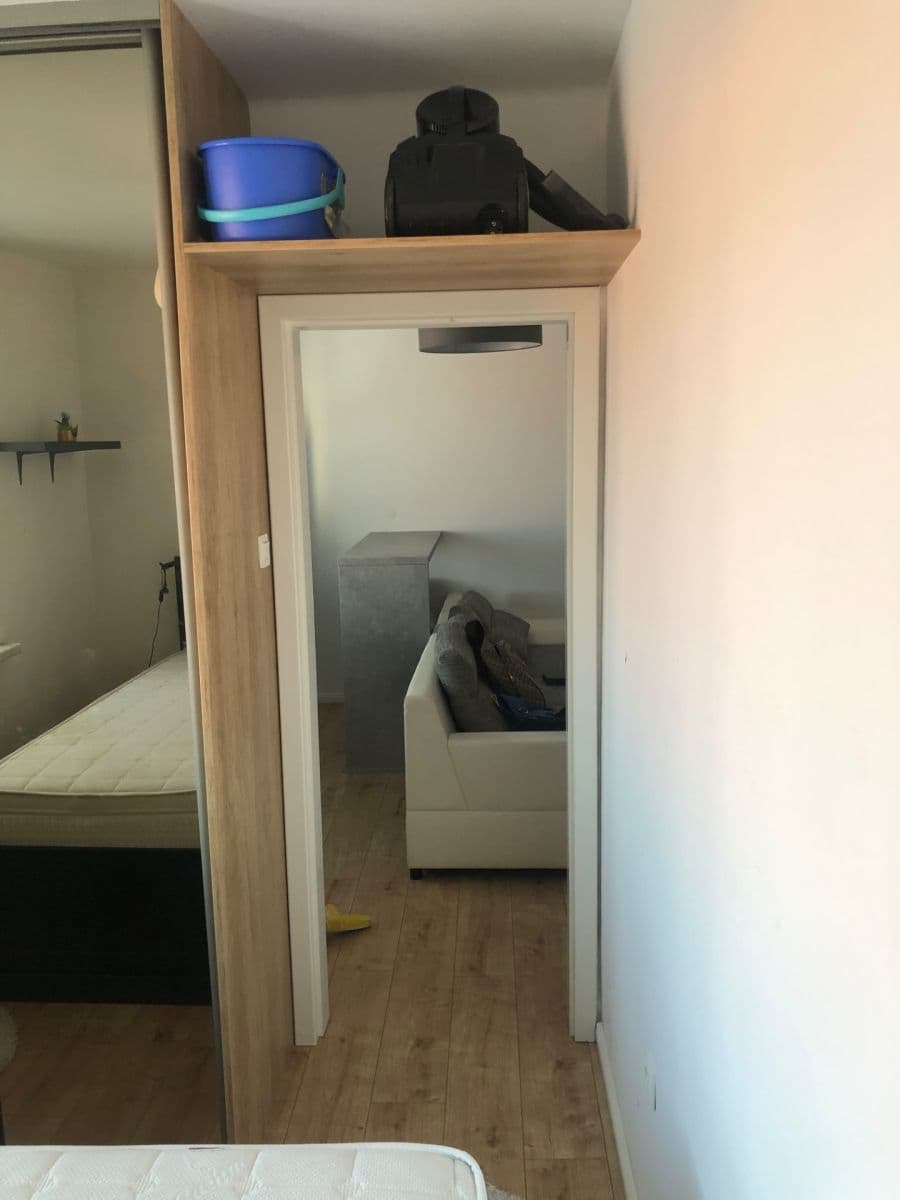 Pronájem bytu 2+1 33 m², Pluhová, Nové Mesto, Bratislavský kraj Pronájem bytu 2+1 33 m², Pluhová, Nové Mesto, Bratislavský kraj