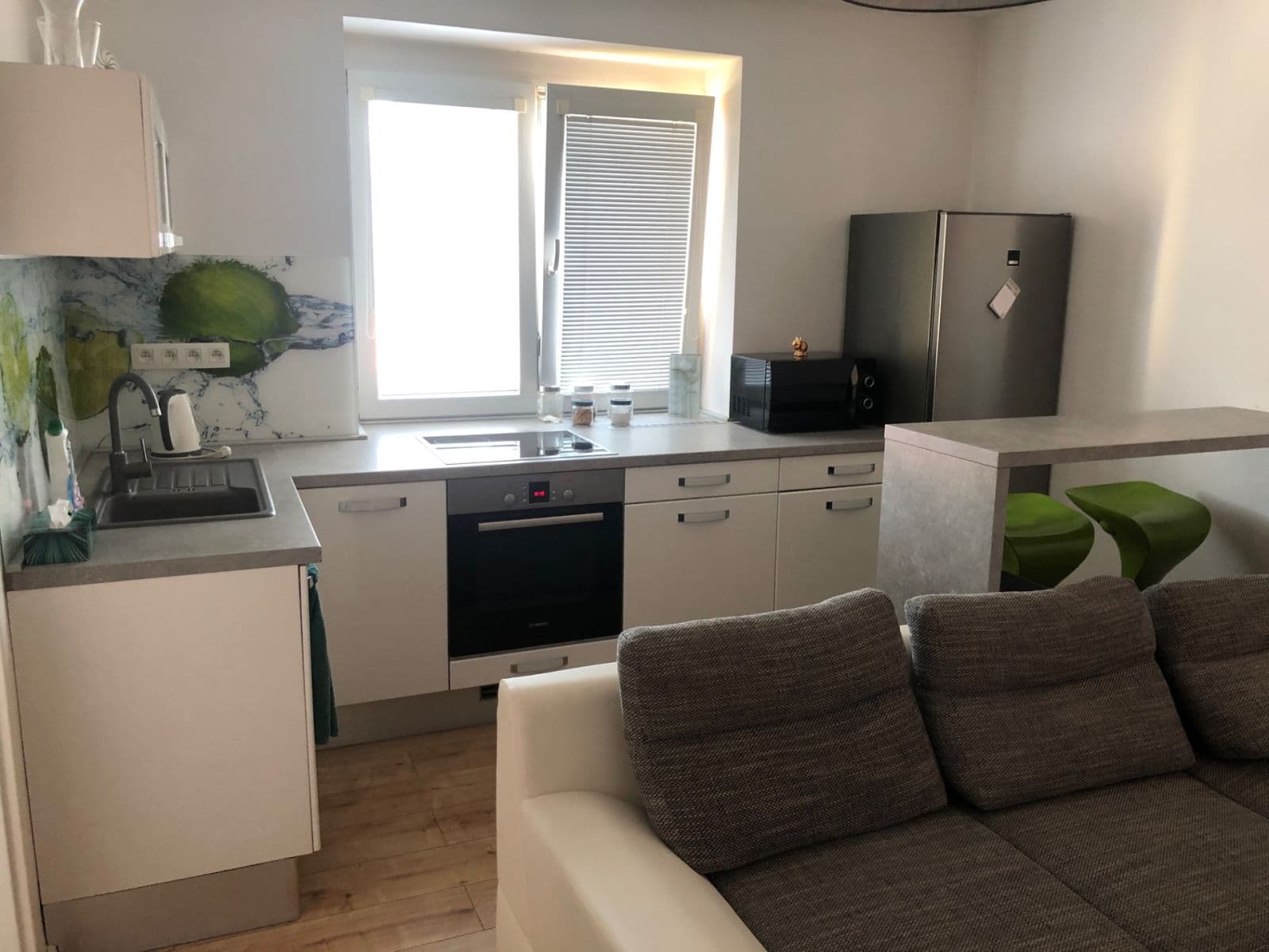 Pronájem bytu 2+1 33 m², Pluhová, Nové Mesto, Bratislavský kraj Pronájem bytu 2+1 33 m², Pluhová, Nové Mesto, Bratislavský kraj