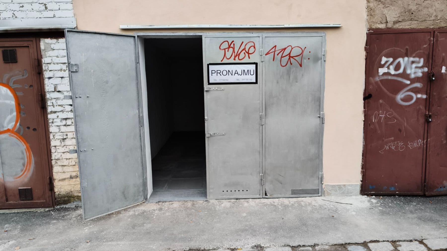 Pronájem garáže 16 m², Praha, Praha Pronájem garáže 16 m², Praha, Praha