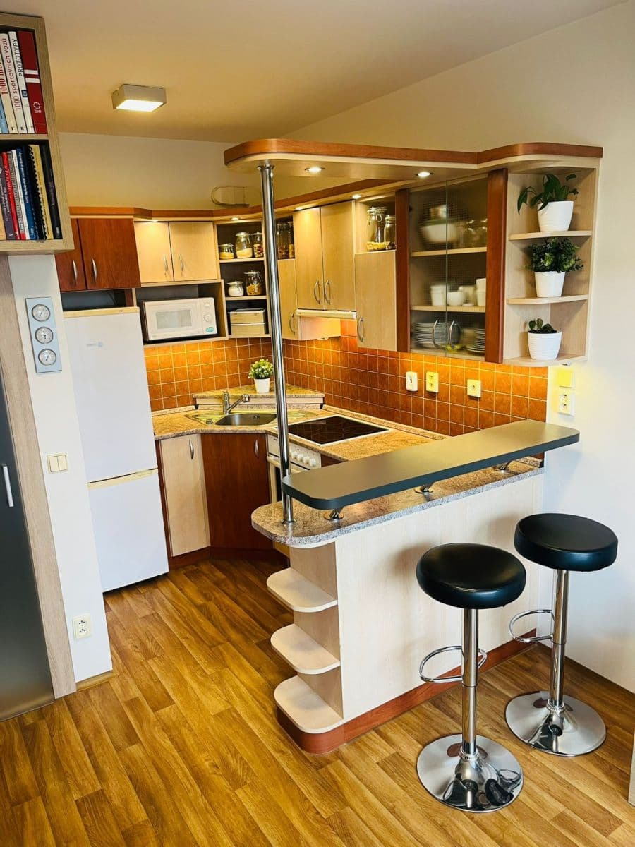 Pronájem bytu 2+kk 37 m², Felklova, Roztoky, Středočeský kraj Pronájem bytu 2+kk 37 m², Felklova, Roztoky, Středočeský kraj
