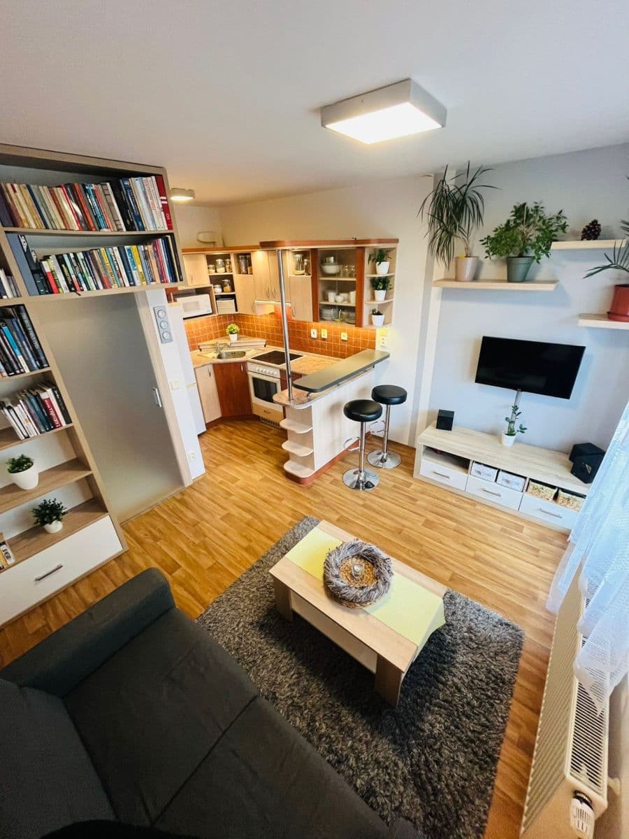 Pronájem bytu 2+kk 37 m², Felklova, Roztoky, Středočeský kraj Pronájem bytu 2+kk 37 m², Felklova, Roztoky, Středočeský kraj