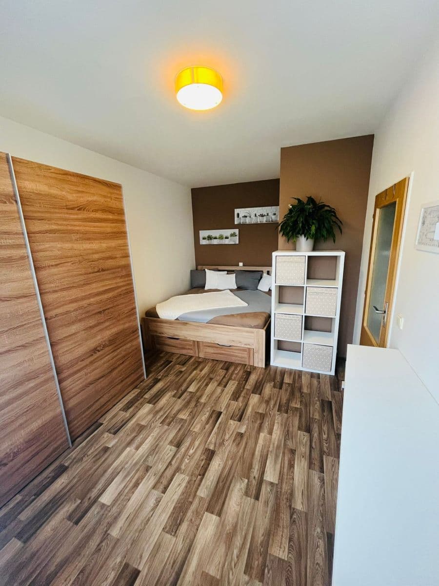 Pronájem bytu 2+kk 37 m², Felklova, Roztoky, Středočeský kraj Pronájem bytu 2+kk 37 m², Felklova, Roztoky, Středočeský kraj