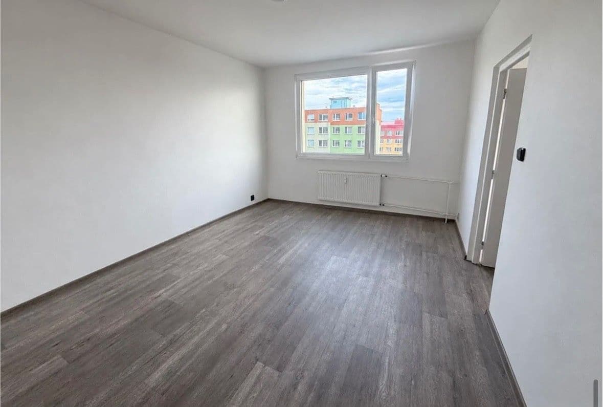 Pronájem bytu 1+1 35 m², Marš. Rybalka, Most, Ústecký kraj Pronájem bytu 1+1 35 m², Marš. Rybalka, Most, Ústecký kraj