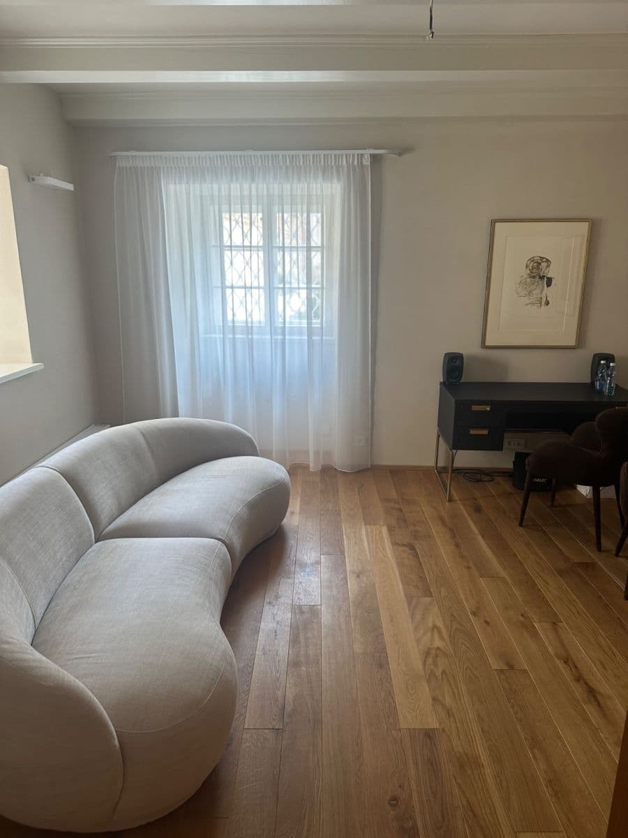 Pronájem kanceláře 25 m², Nový Svět, Praha, Praha Pronájem kanceláře 25 m², Nový Svět, Praha, Praha