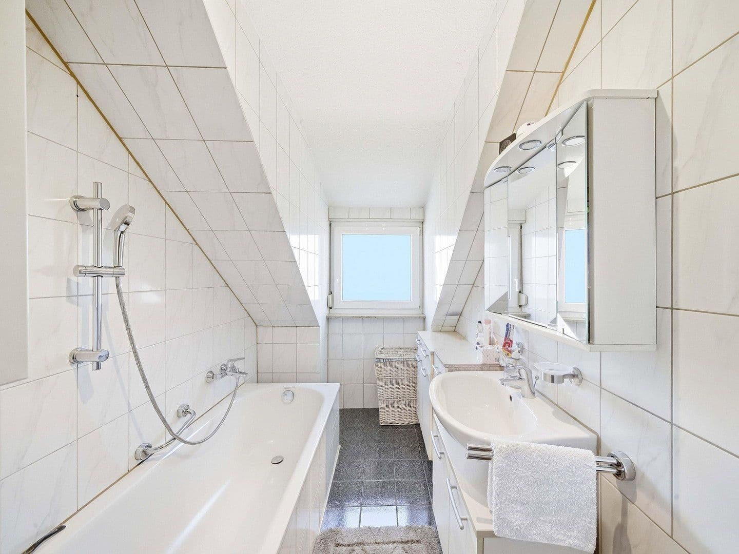 Prodej bytu 4+1 62 m², Drackensteinstraße 50, Stuttgart, Bádensko-Württembersko Prodej bytu 4+1 62 m², Drackensteinstraße 50, Stuttgart, Bádensko-Württembersko