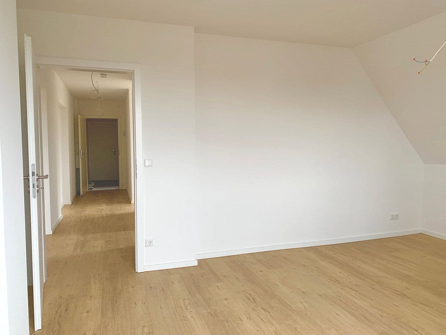 Pronájem bytu 3+kk 131 m², Hindenburgsstr. 30, Langenhagen, Dolní Sasko Pronájem bytu 3+kk 131 m², Hindenburgsstr. 30, Langenhagen, Dolní Sasko