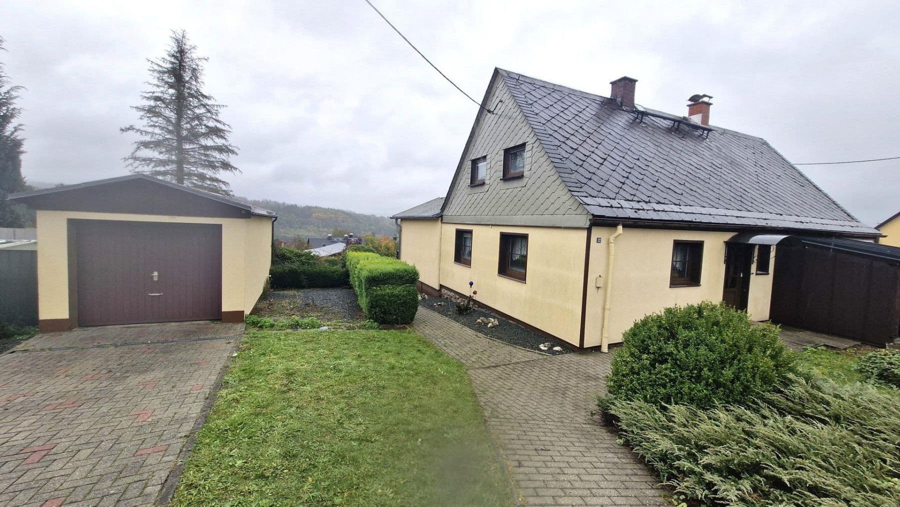 Prodej domu 98 m², pozemek 790 m², Adorf/Vogtland, Sasko Prodej domu 98 m², pozemek 790 m², Adorf/Vogtland, Sasko
