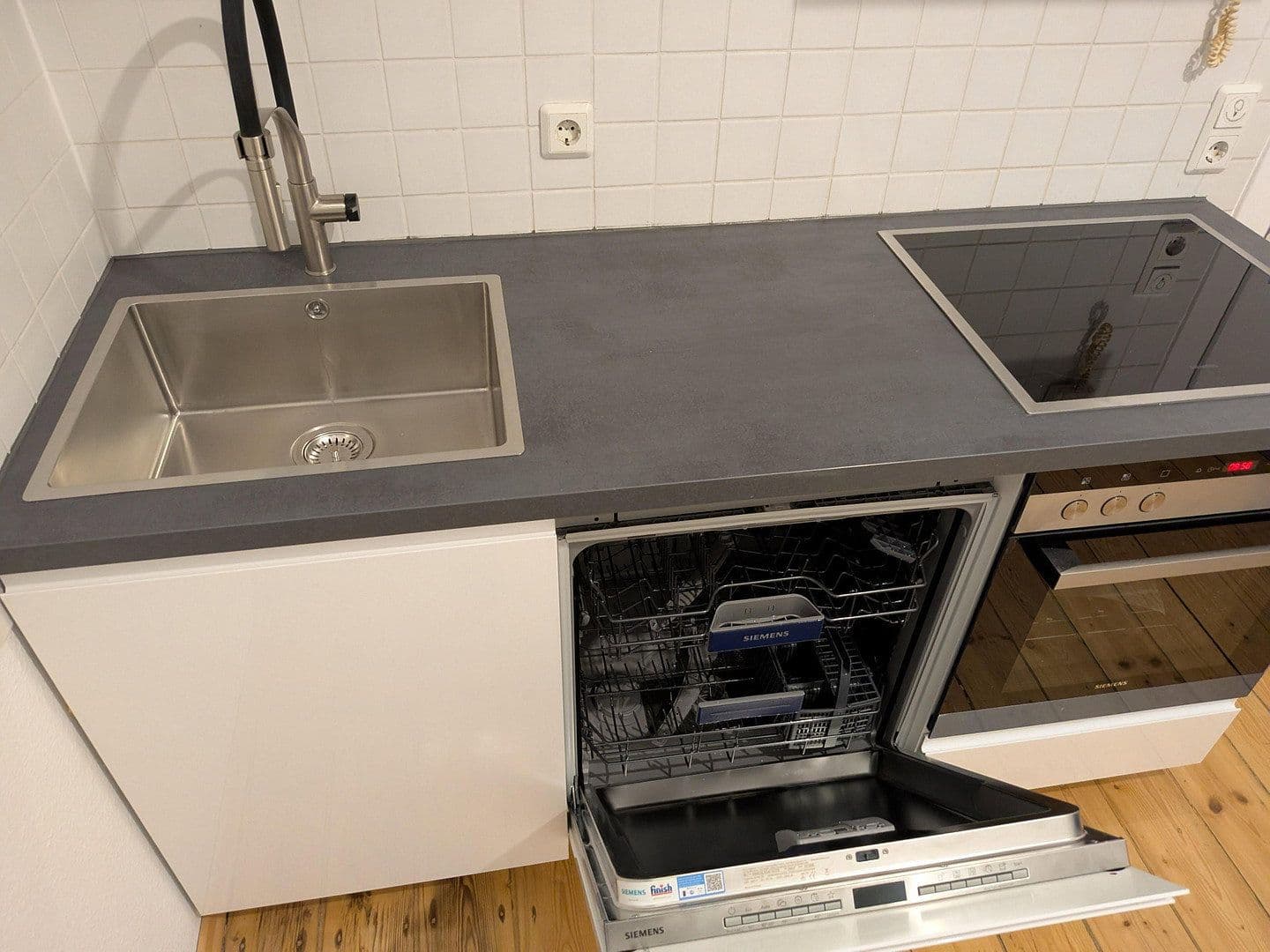 Pronájem bytu 2+kk 42 m², Moritzstraße 68, Wiesbaden, Hessen Pronájem bytu 2+kk 42 m², Moritzstraße 68, Wiesbaden, Hessen
