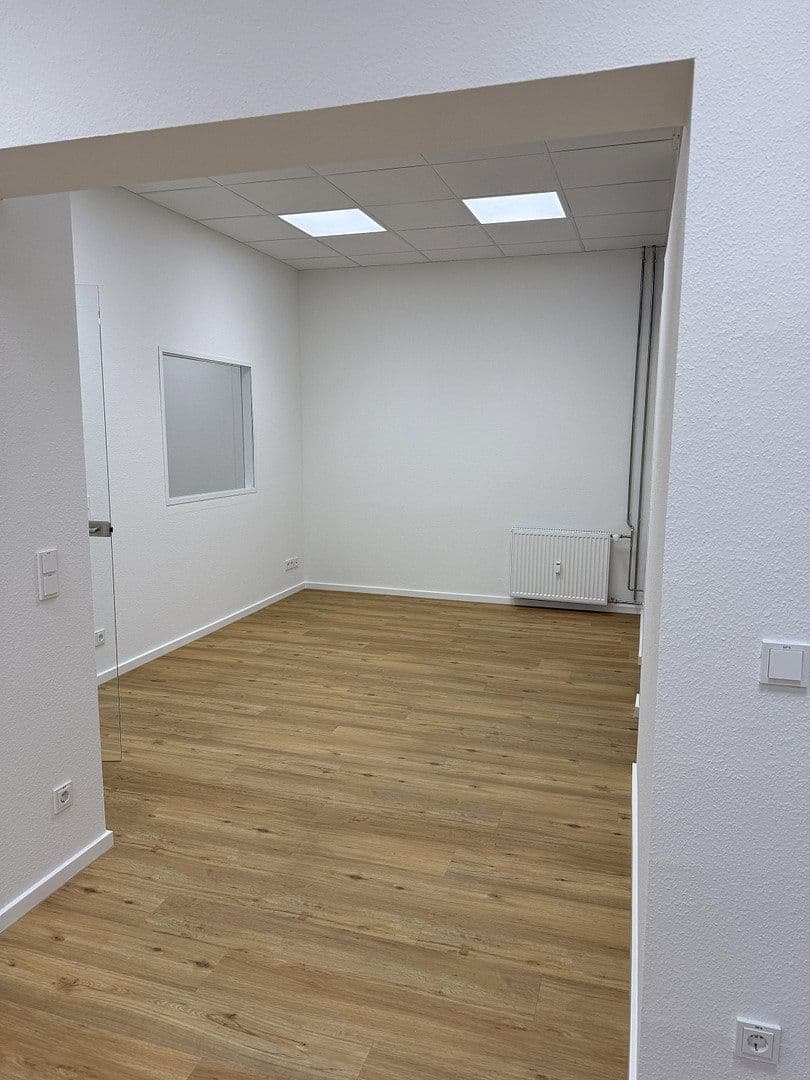 Pronájem kanceláře 116 m², Goerdelerstraße 35, Offenbach, Hessen Pronájem kanceláře 116 m², Goerdelerstraße 35, Offenbach, Hessen