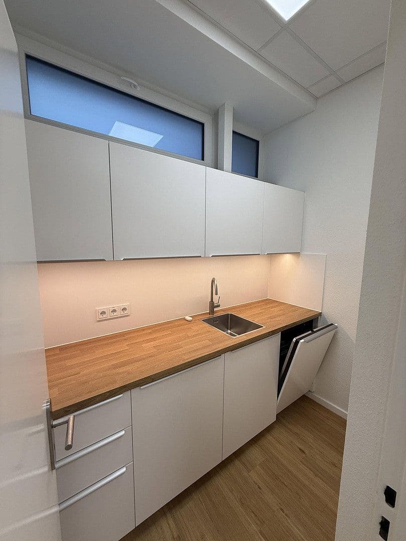 Pronájem kanceláře 116 m², Goerdelerstraße 35, Offenbach, Hessen Pronájem kanceláře 116 m², Goerdelerstraße 35, Offenbach, Hessen