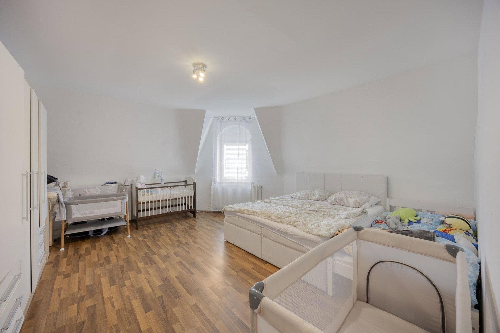 Pronájem bytu 3+1 87 m², Braunschweigerstr 20, Gelsenkirchen, Severní Porýní-Vestfálsko Pronájem bytu 3+1 87 m², Braunschweigerstr 20, Gelsenkirchen, Severní Porýní-Vestfálsko
