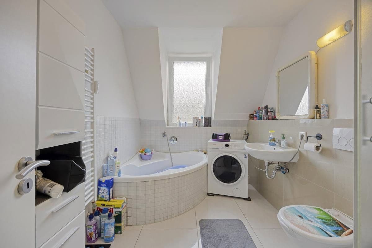 Pronájem bytu 3+1 87 m², Braunschweigerstr 20, Gelsenkirchen, Severní Porýní-Vestfálsko Pronájem bytu 3+1 87 m², Braunschweigerstr 20, Gelsenkirchen, Severní Porýní-Vestfálsko