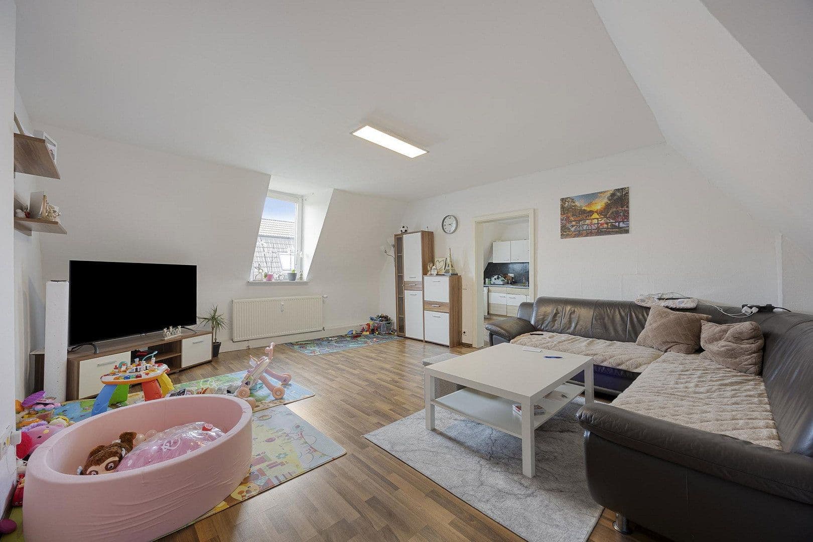 Pronájem bytu 3+1 87 m², Braunschweigerstr 20, Gelsenkirchen, Severní Porýní-Vestfálsko Pronájem bytu 3+1 87 m², Braunschweigerstr 20, Gelsenkirchen, Severní Porýní-Vestfálsko