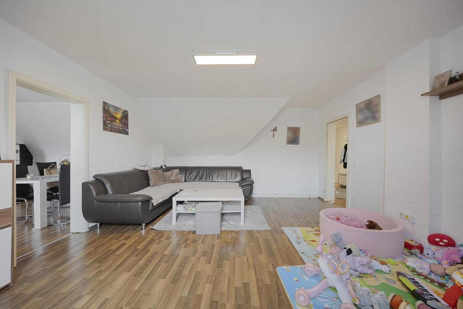 Pronájem bytu 3+1 87 m², Braunschweigerstr 20, Gelsenkirchen, Severní Porýní-Vestfálsko Pronájem bytu 3+1 87 m², Braunschweigerstr 20, Gelsenkirchen, Severní Porýní-Vestfálsko