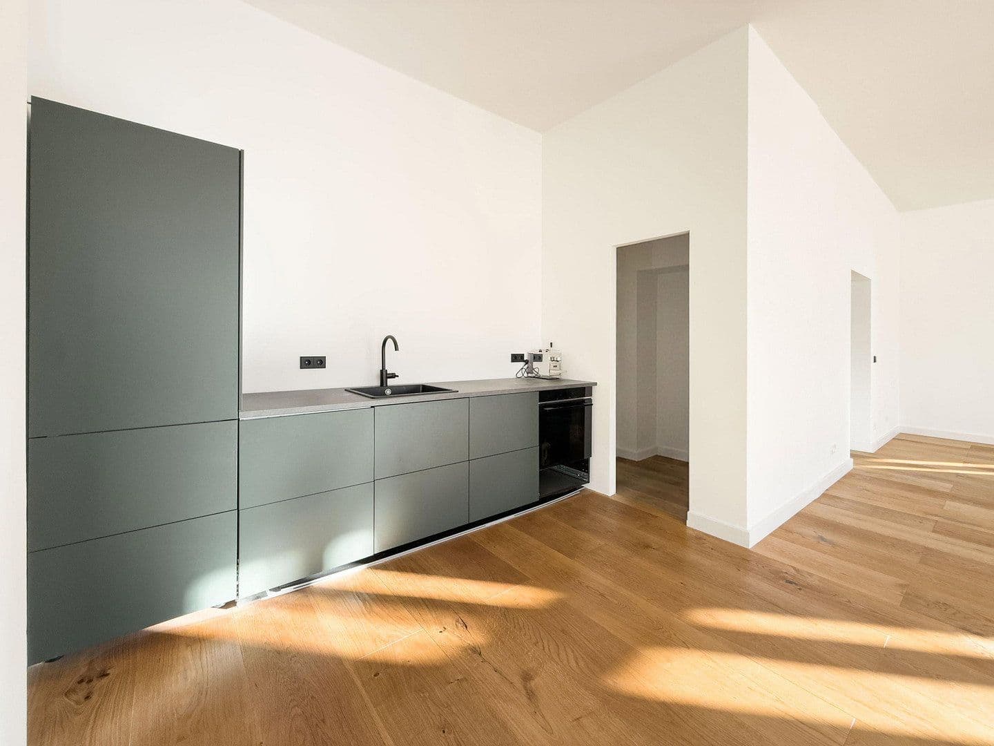 Prodej bytu 3+1 110 m², Karlsruherstraße 11, Berlin, Berlín Prodej bytu 3+1 110 m², Karlsruherstraße 11, Berlin, Berlín