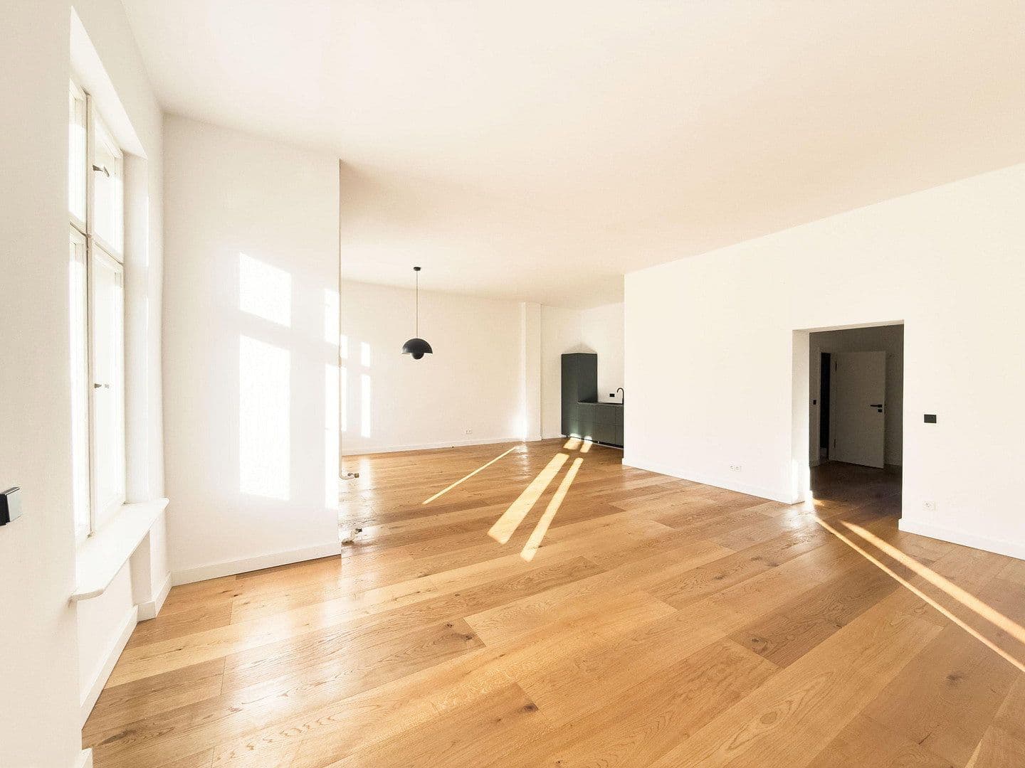Prodej bytu 3+1 110 m², Karlsruherstraße 11, Berlin, Berlín Prodej bytu 3+1 110 m², Karlsruherstraße 11, Berlin, Berlín