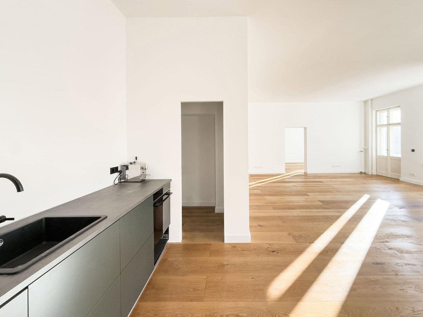 Prodej bytu 3+1 110 m², Karlsruherstraße 11, Berlin, Berlín Prodej bytu 3+1 110 m², Karlsruherstraße 11, Berlin, Berlín