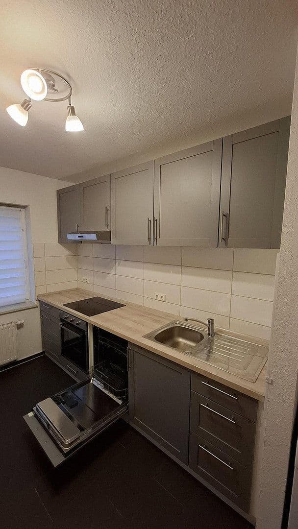 Pronájem bytu 2+1 64 m², Eisnerstraße 12, Magdeburg, Sasko-Anhaltsko Pronájem bytu 2+1 64 m², Eisnerstraße 12, Magdeburg, Sasko-Anhaltsko