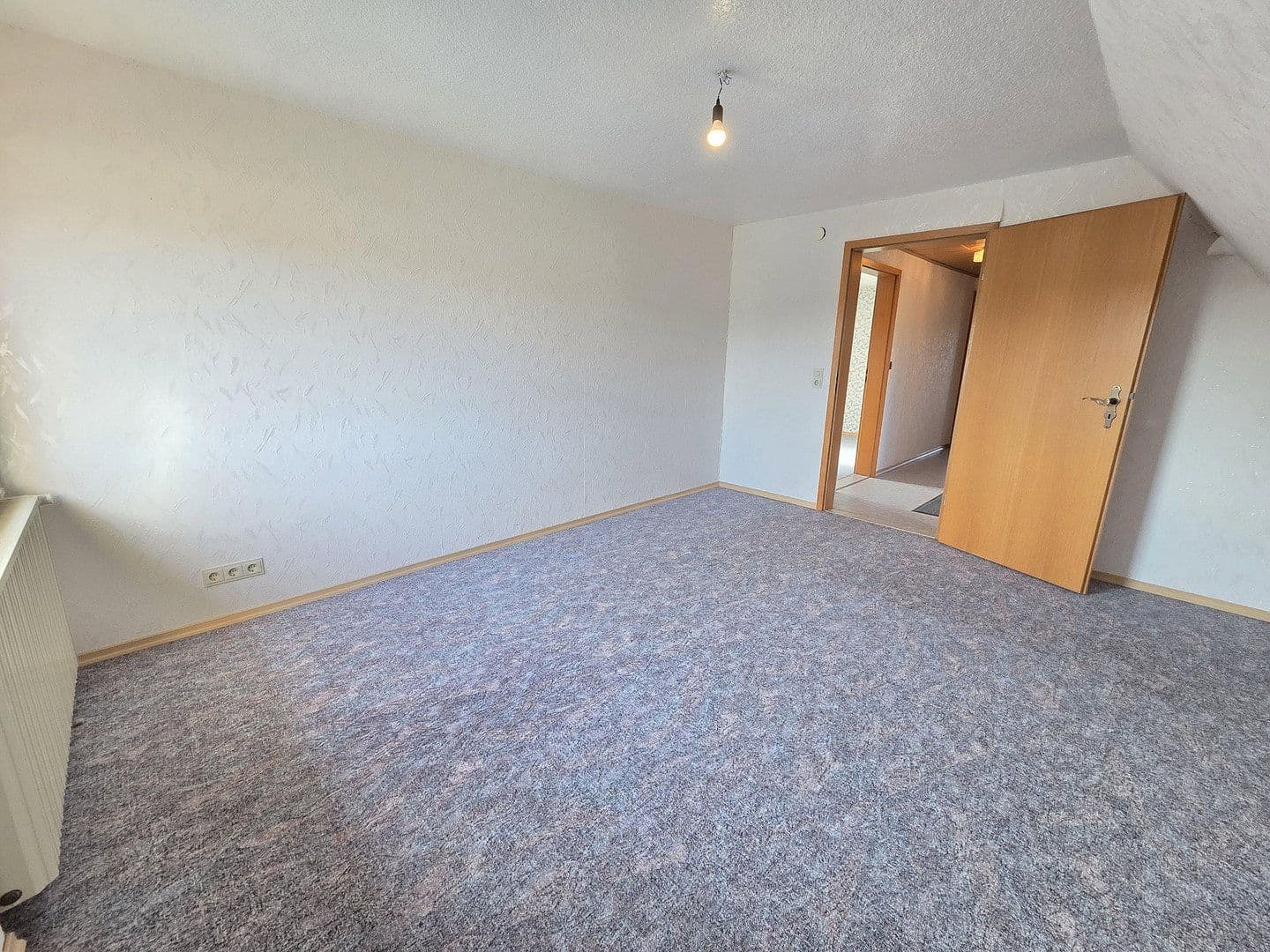Prodej domu 190 m², pozemek 1.101 m², Abensberg, Bavorsko Prodej domu 190 m², pozemek 1.101 m², Abensberg, Bavorsko