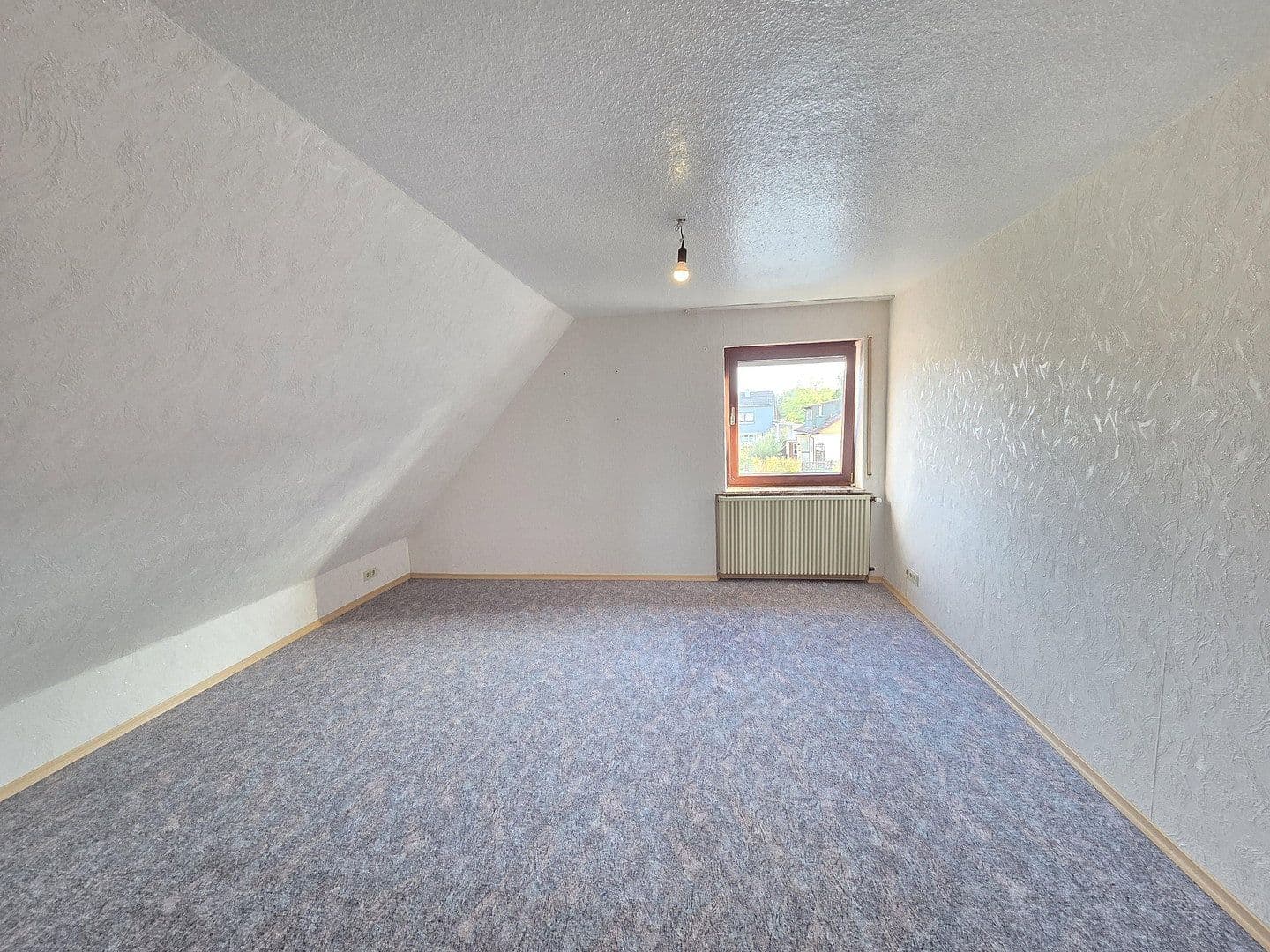 Prodej domu 190 m², pozemek 1.101 m², Abensberg, Bavorsko Prodej domu 190 m², pozemek 1.101 m², Abensberg, Bavorsko