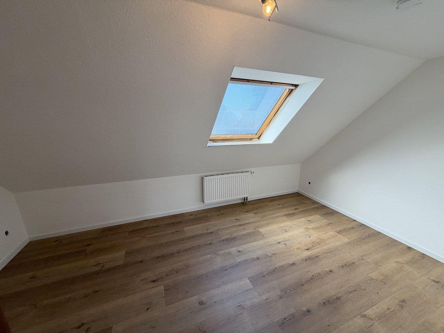 Pronájem domu 97 m², pozemek 150 m², Lützowstr. 139, Solingen, Severní Porýní-Vestfálsko Pronájem domu 97 m², pozemek 150 m², Lützowstr. 139, Solingen, Severní Porýní-Vestfálsko