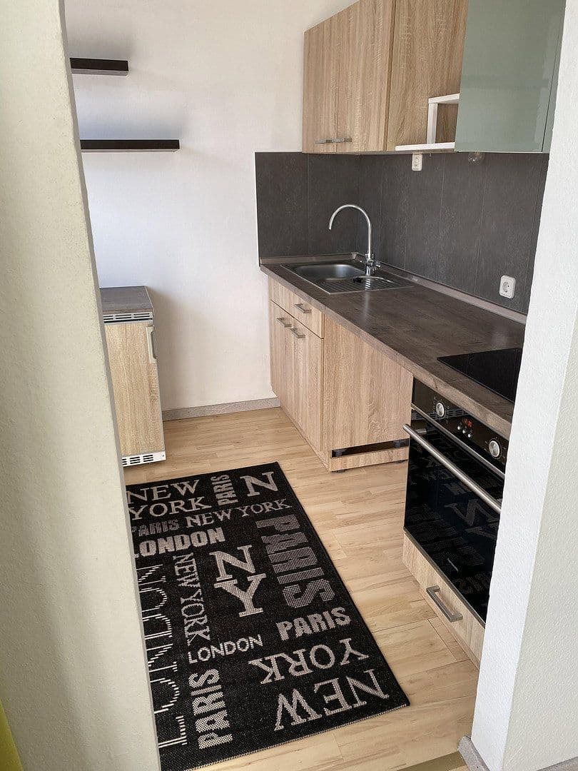 Pronájem bytu 1+1 35 m², Ostendstraße 206, Nürnberg-Mögeldorf, Bavorsko Pronájem bytu 1+1 35 m², Ostendstraße 206, Nürnberg-Mögeldorf, Bavorsko