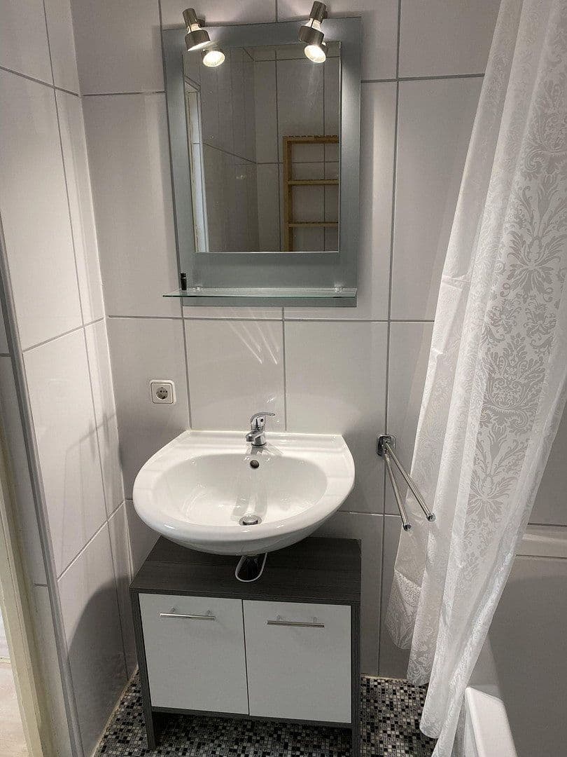 Pronájem bytu 1+1 35 m², Ostendstraße 206, Nürnberg-Mögeldorf, Bavorsko Pronájem bytu 1+1 35 m², Ostendstraße 206, Nürnberg-Mögeldorf, Bavorsko
