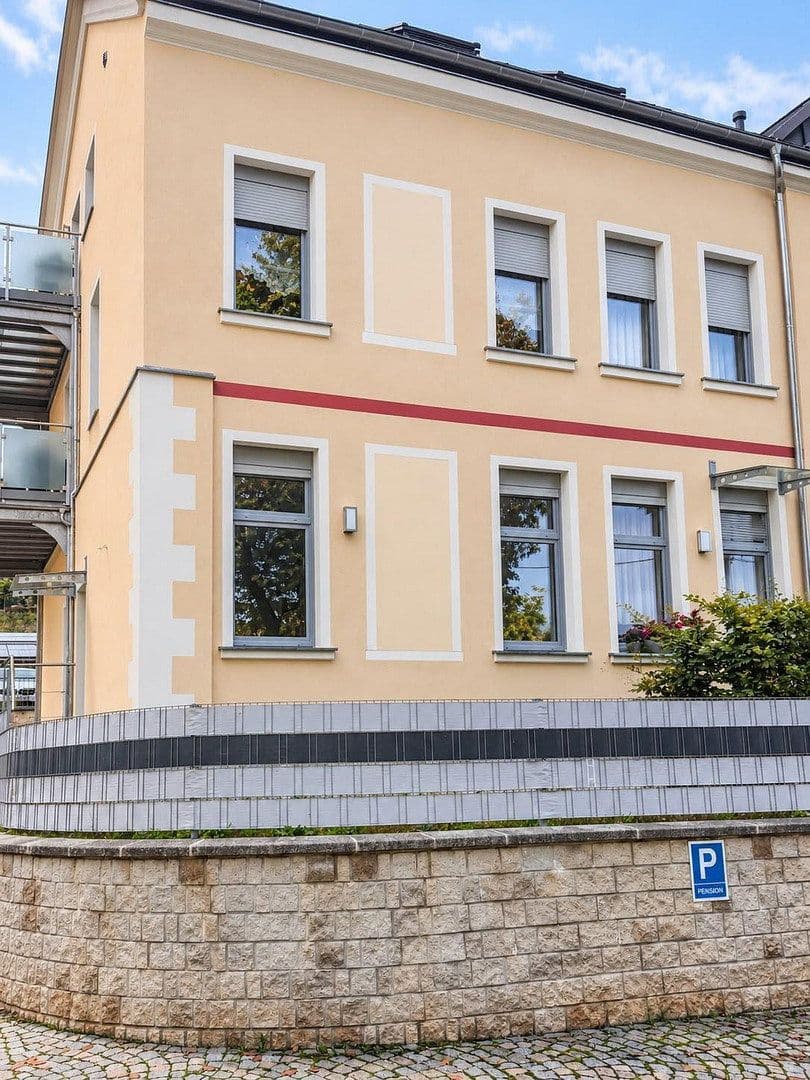 Pronájem bytu 2+1 70 m², Schulstraße 3, Langenbernsdorf, Sasko Pronájem bytu 2+1 70 m², Schulstraße 3, Langenbernsdorf, Sasko