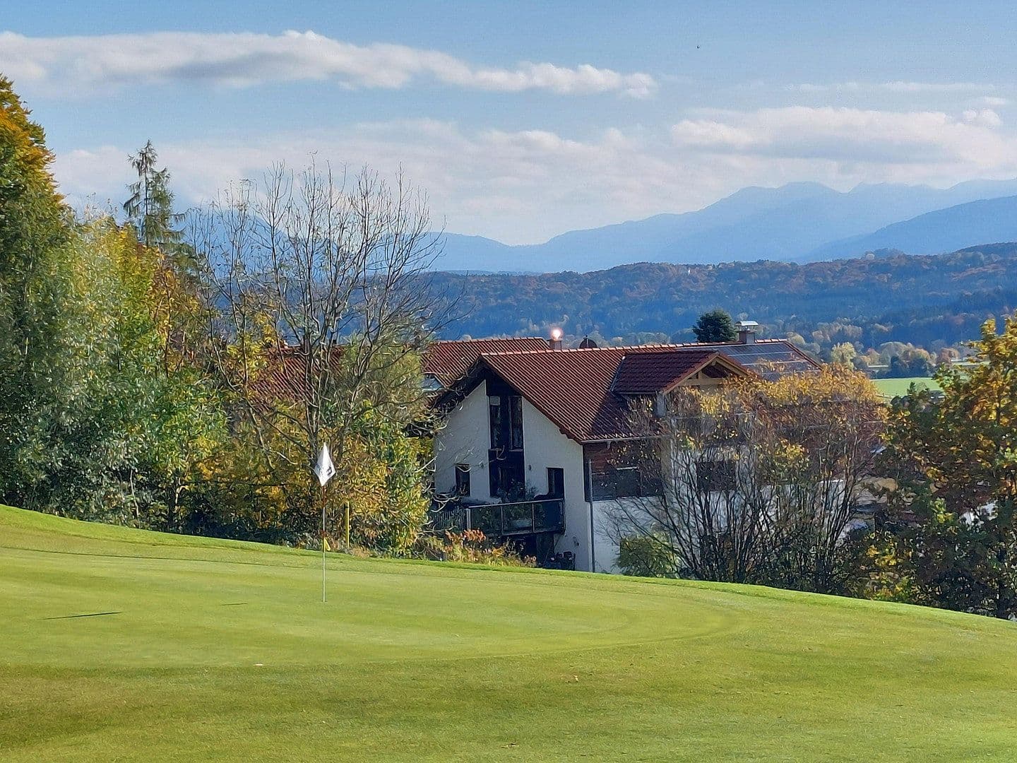 Pronájem bytu 4+1 118 m², Feldkirchen-Westerham, Bavorsko Pronájem bytu 4+1 118 m², Feldkirchen-Westerham, Bavorsko