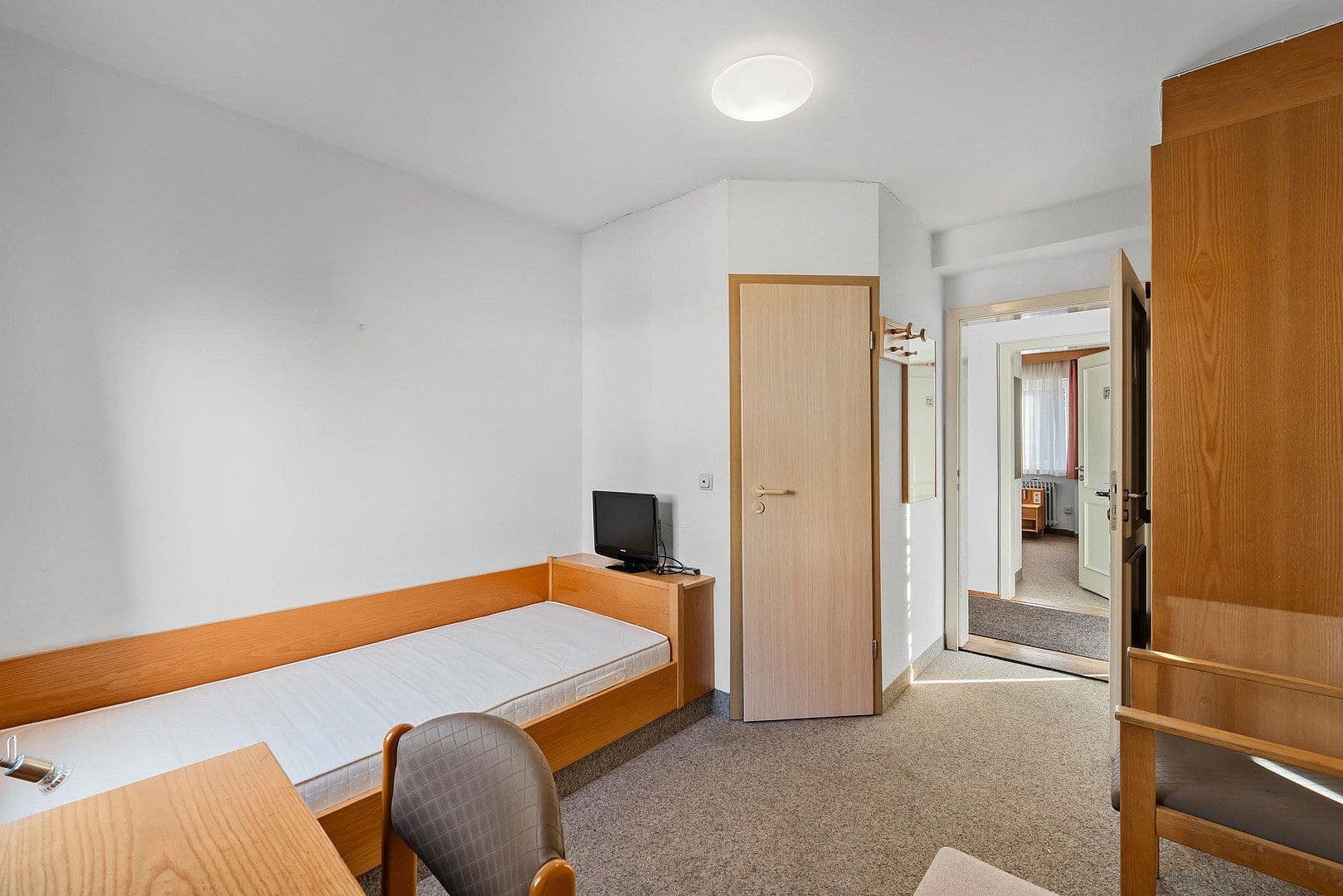 Pronájem bytu 1+1 12 m², Aidenbachstr.122, München, Bavorsko Pronájem bytu 1+1 12 m², Aidenbachstr.122, München, Bavorsko
