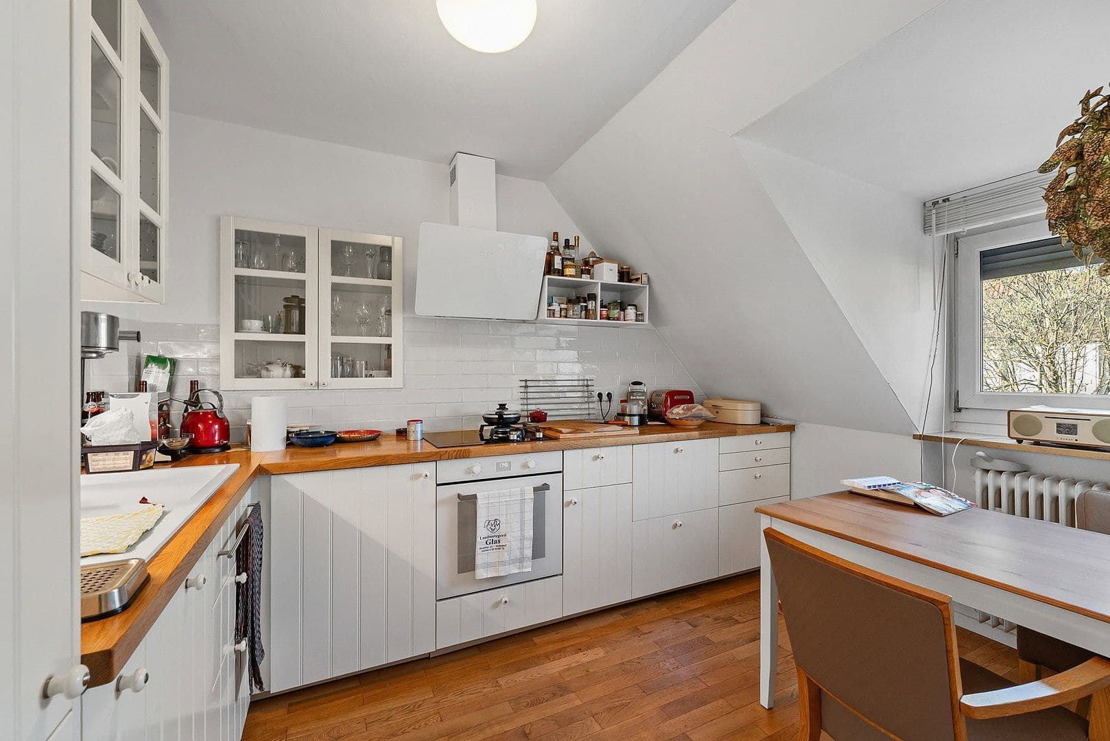 Pronájem bytu 1+1 12 m², Aidenbachstr.122, München, Bavorsko Pronájem bytu 1+1 12 m², Aidenbachstr.122, München, Bavorsko